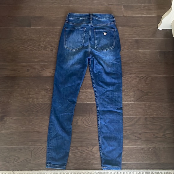 Guess Jeans Medium Dark Wash Denim fits size Small - Picture 5 of 5